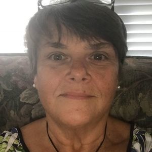 Meet your Posher, Lora